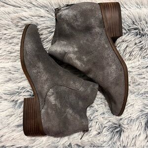 Lucky Brand silver tinted grey suede ankle boots